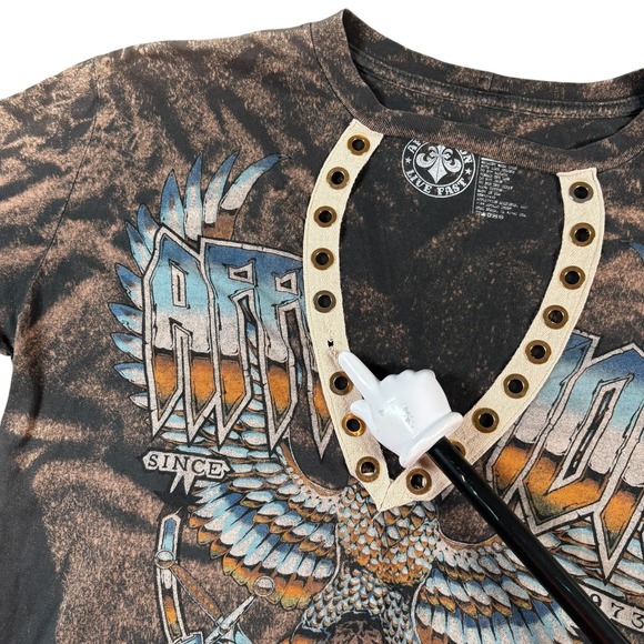 Affliction Grunge Y2K Brown Graphic T-Shirt Keyhole Neck Sz L Studded Rock Goth - Picture 4 of 8